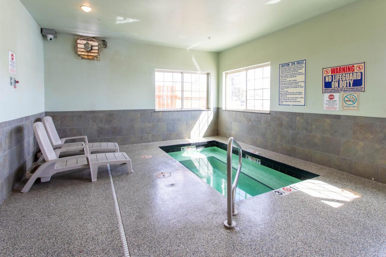 North Park Inn & Suites Walden 외부 사진